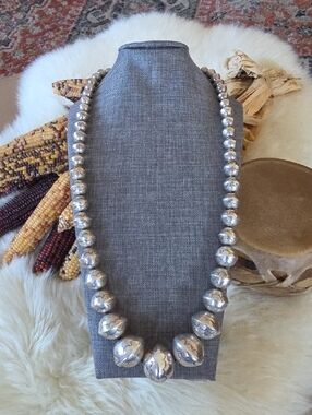 Fabulous Vintage Native American Navajo Large Handmade Sterling Pearl Necklace🩶
